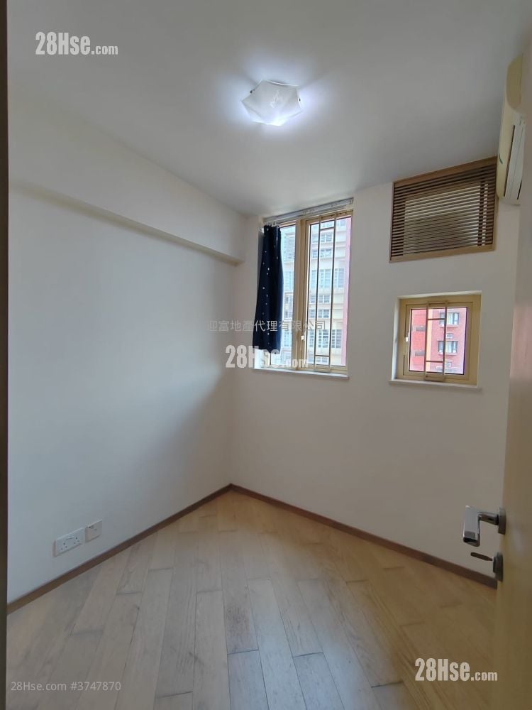 Harbour Place Sell 3 Bedrooms , 2 Bathrooms 590 ft²