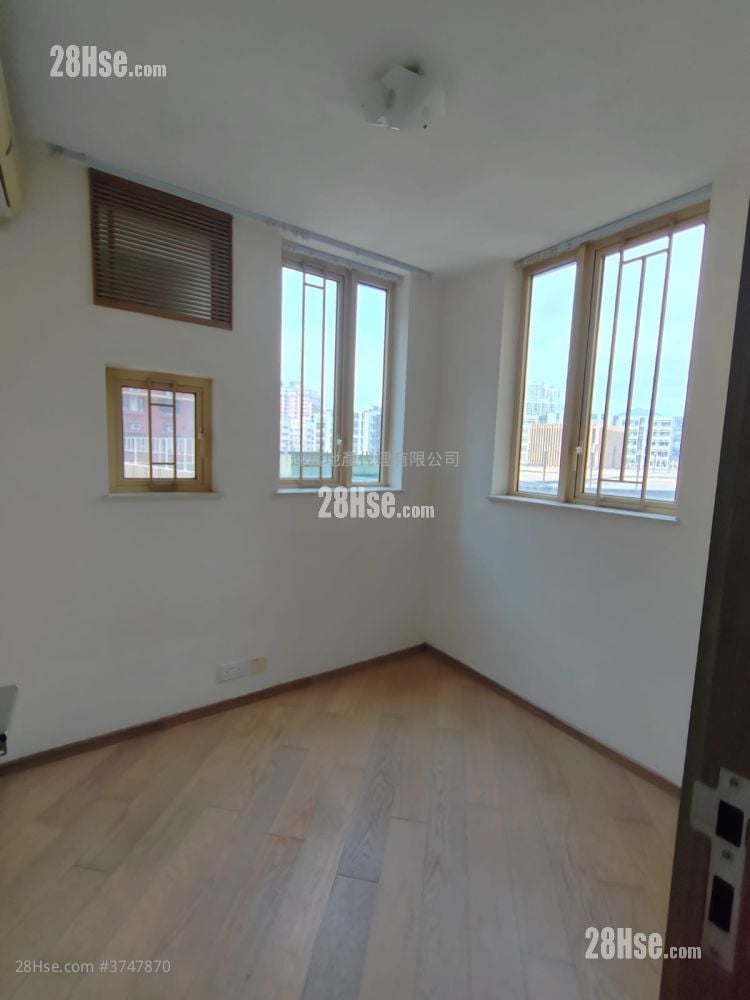 Harbour Place Sell 3 Bedrooms , 2 Bathrooms 590 ft²