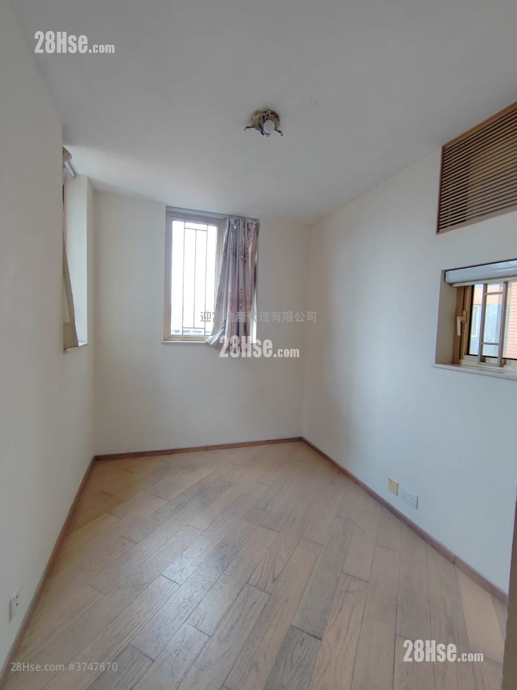 Harbour Place Sell 3 Bedrooms , 2 Bathrooms 590 ft²