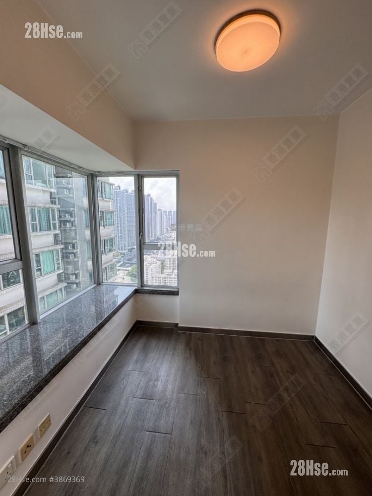 Metro Harbour View Sell 2 Bedrooms , 1 Bathroom 386 ft²