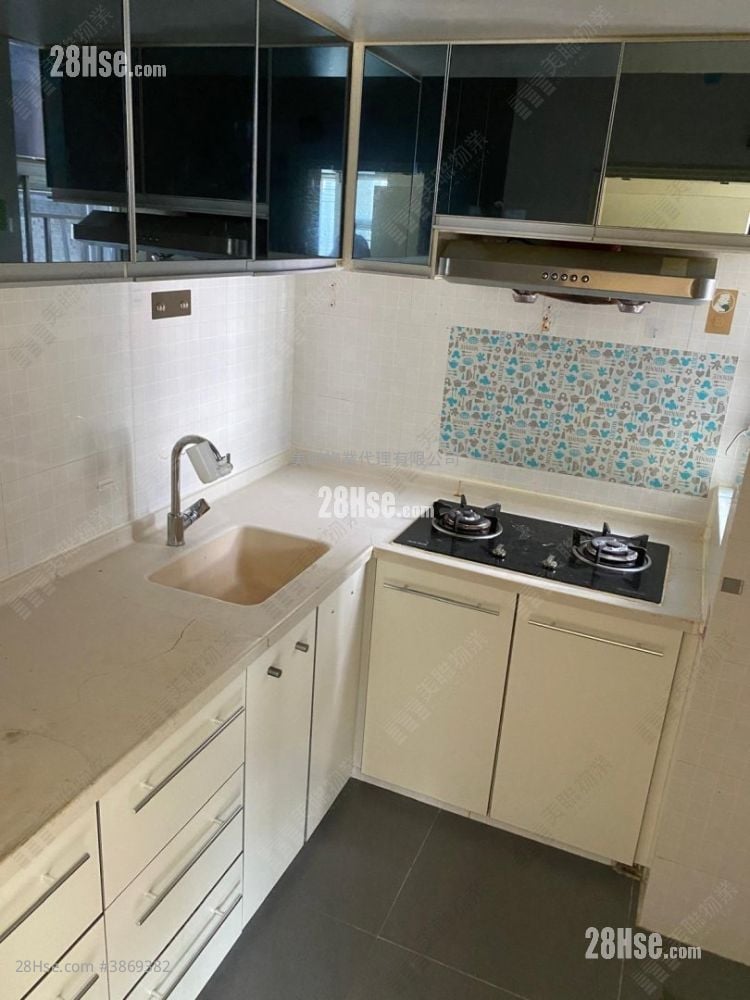 Tsuen Wan Plaza Sell 2 Bedrooms 433 ft²