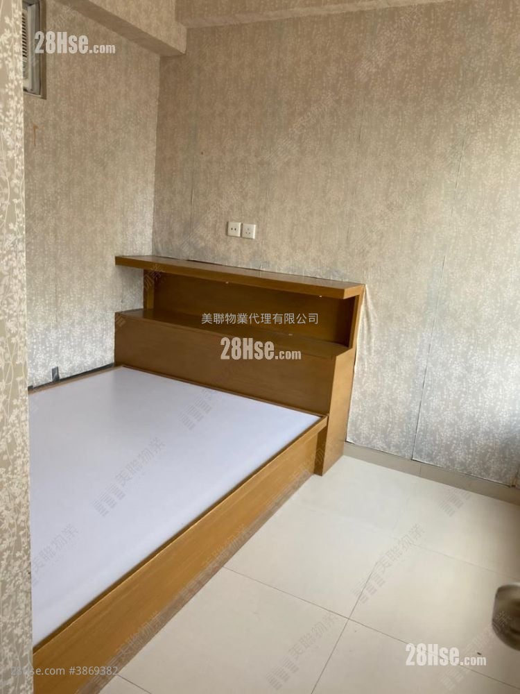 Tsuen Wan Plaza Sell 2 Bedrooms 433 ft²