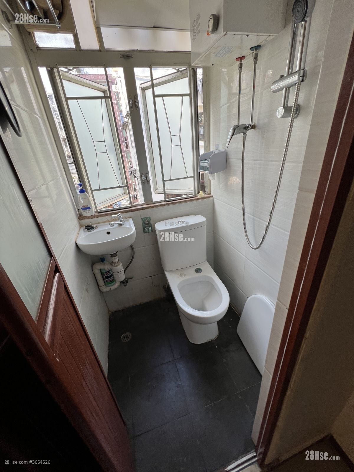 Apartment Rental Studio , 1 Bathroom 90 ft²