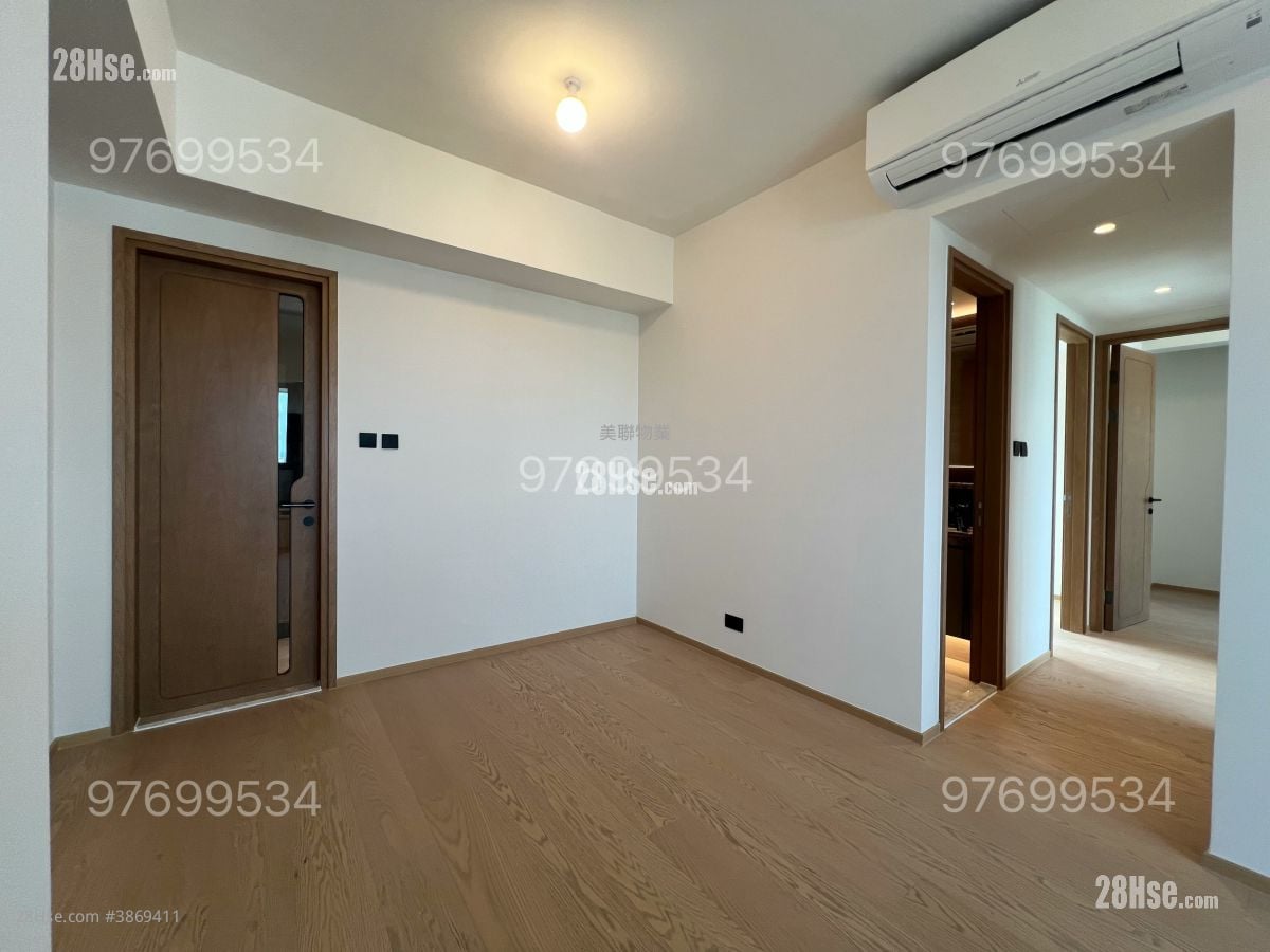 living room: 飯廳空間