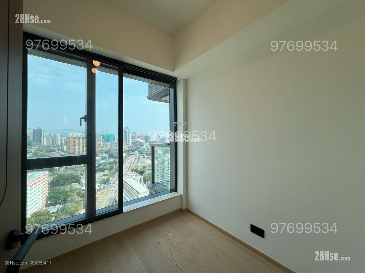 bedroom 1: 睡房一