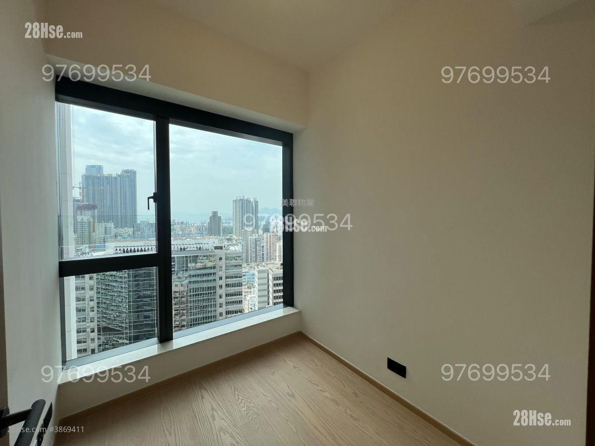bedroom 2: 睡房二
