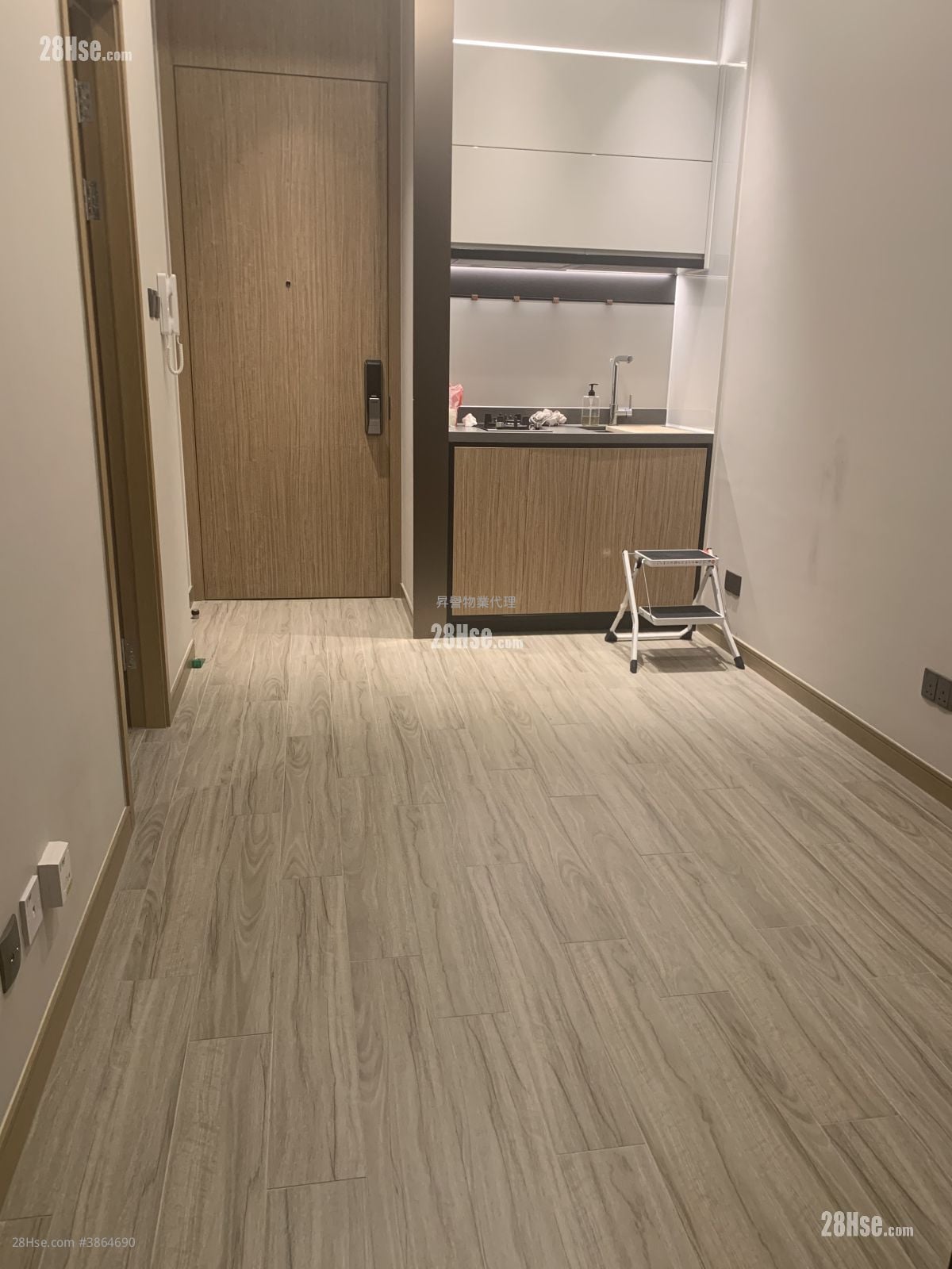 The Vantage Rental 1 Bedroom 268 ft²