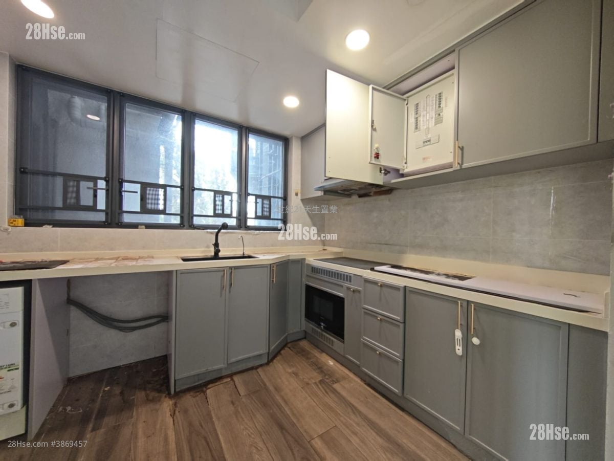 The Carmel Sell 3 Bedrooms , 2 Bathrooms 805 ft²