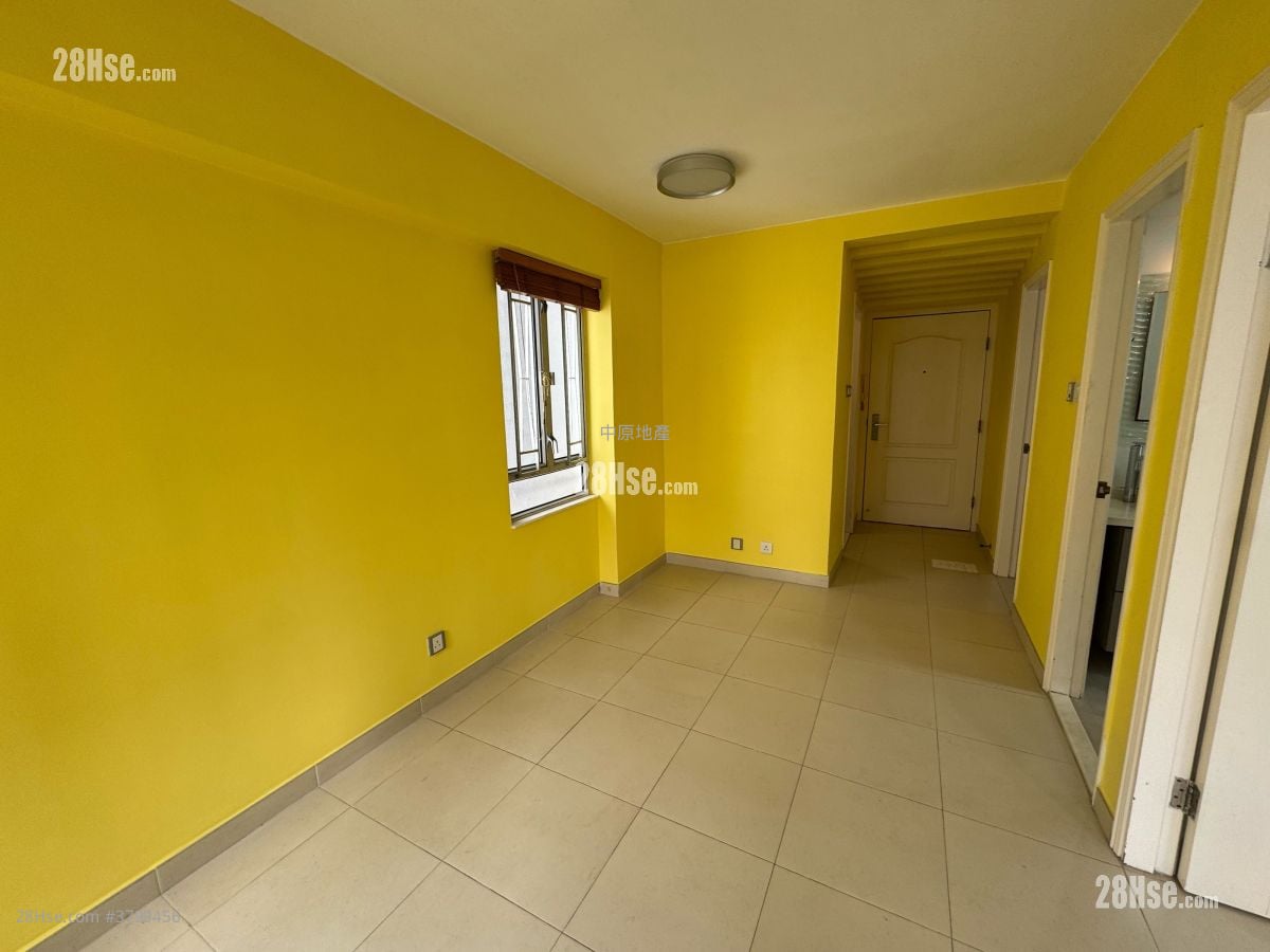 New Kwai Fong Gardens Sell 2 Bedrooms , 1 Bathroom 400 ft²