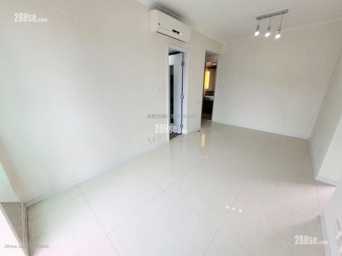 One West Kowloon Sell 2 Bedrooms , 1 Bathroom 521 ft²
