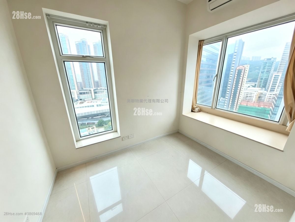 One West Kowloon Sell 2 Bedrooms , 1 Bathroom 521 ft²