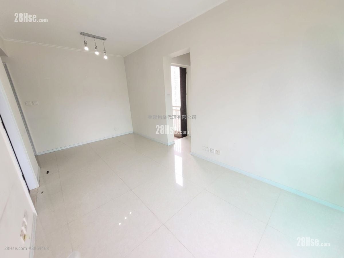 One West Kowloon Sell 2 Bedrooms , 1 Bathroom 521 ft²