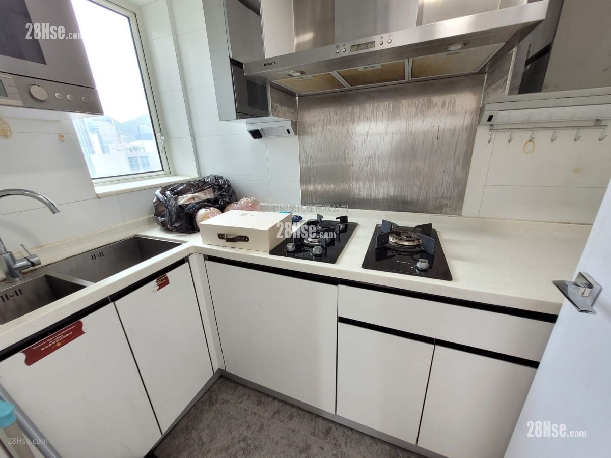 One West Kowloon Sell 2 Bedrooms , 1 Bathroom 521 ft²