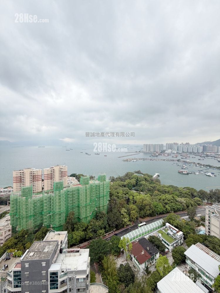 Crown By The Sea Sell 5+ Bedrooms , 3 Bathrooms 1,026 ft²