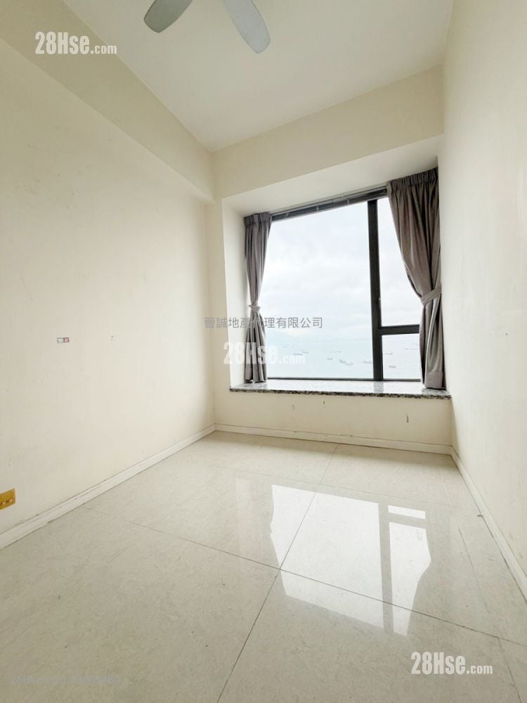Crown By The Sea Sell 5+ Bedrooms , 3 Bathrooms 1,026 ft²