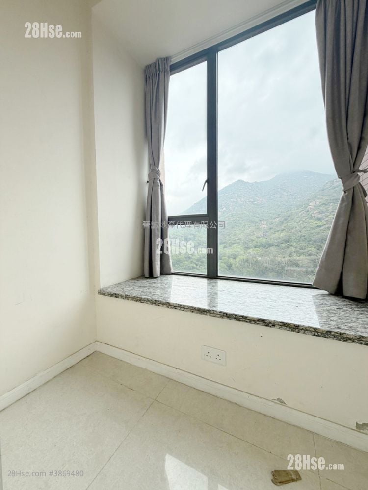 Crown By The Sea Sell 5+ Bedrooms , 3 Bathrooms 1,026 ft²
