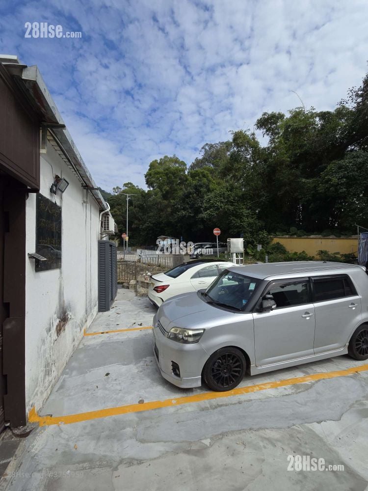 Village Rental Studio , 1 Bathroom 120 ft²