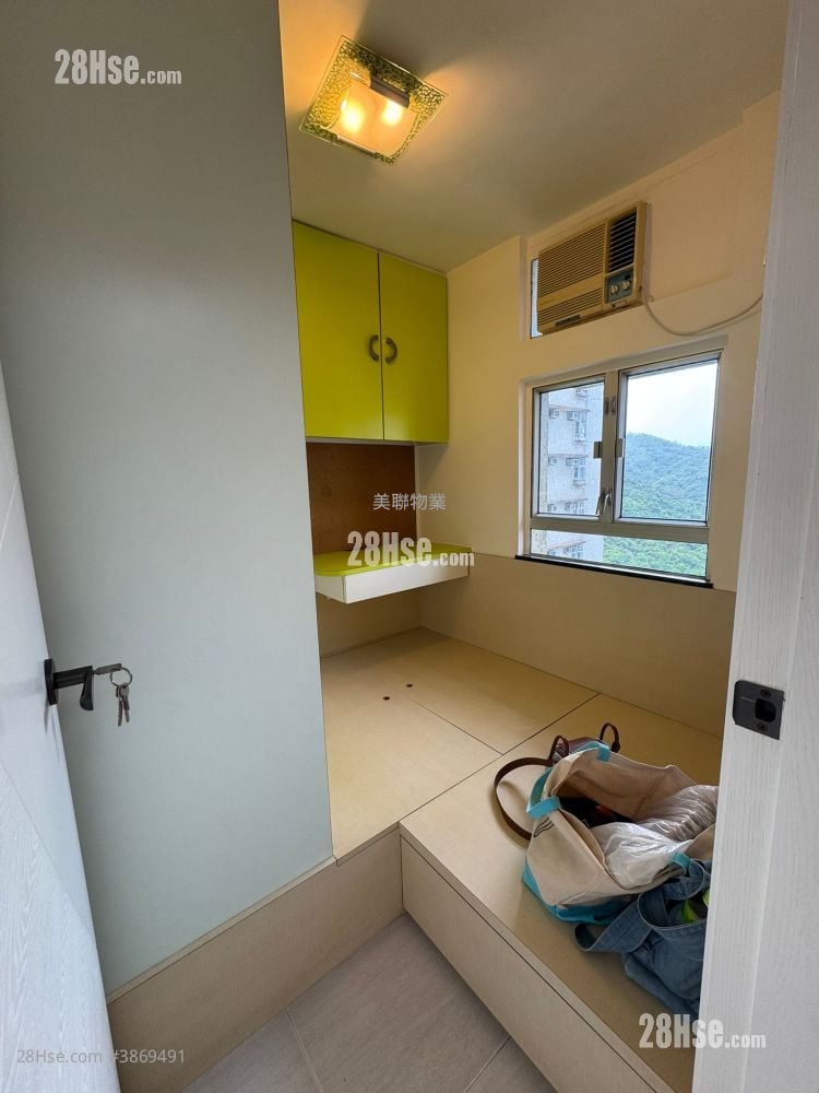 Ching Wah Court Sell 2 Bedrooms , 1 Bathroom 394 ft²