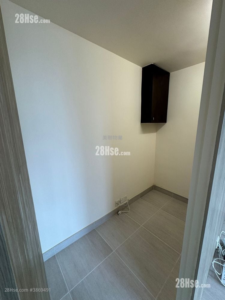 Ching Wah Court Sell 2 Bedrooms , 1 Bathroom 394 ft²