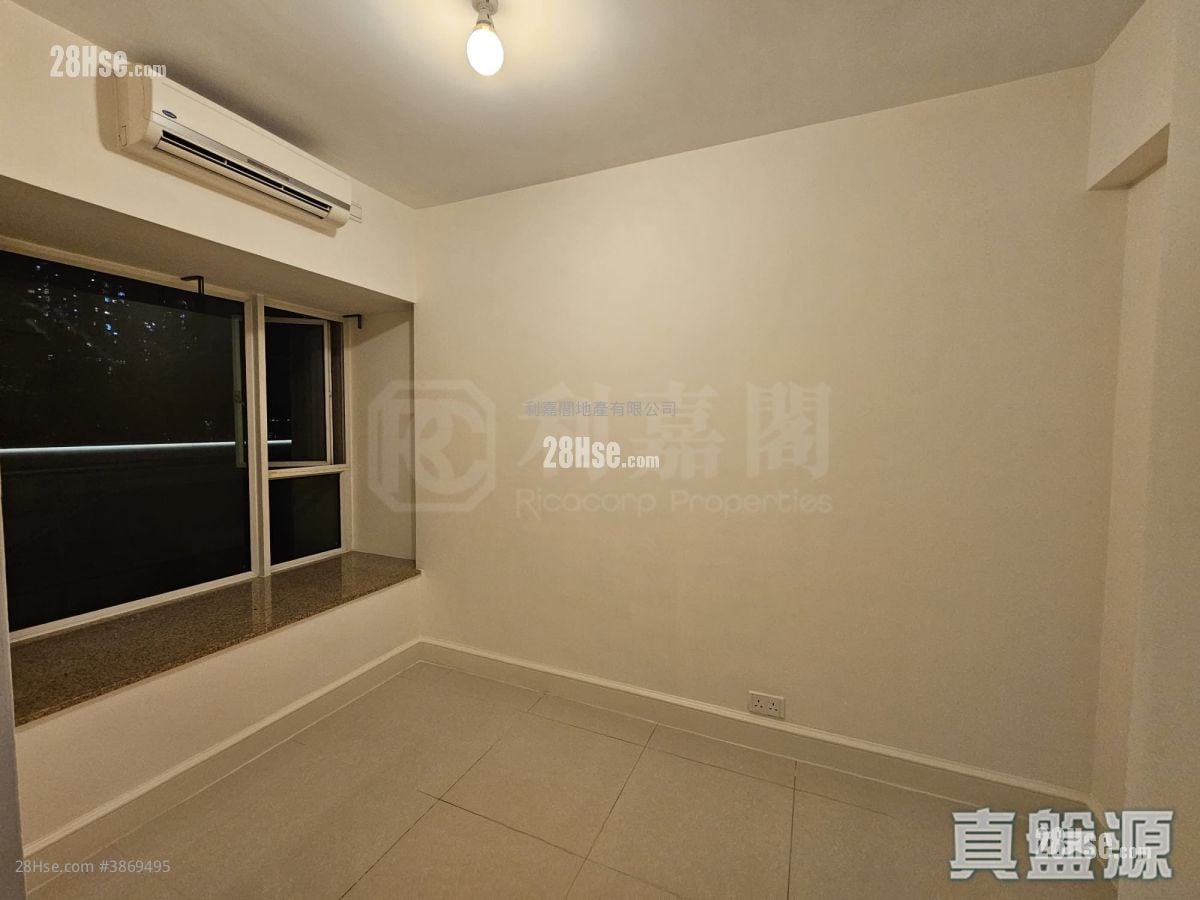 Central Park Towers Sell 475 ft²