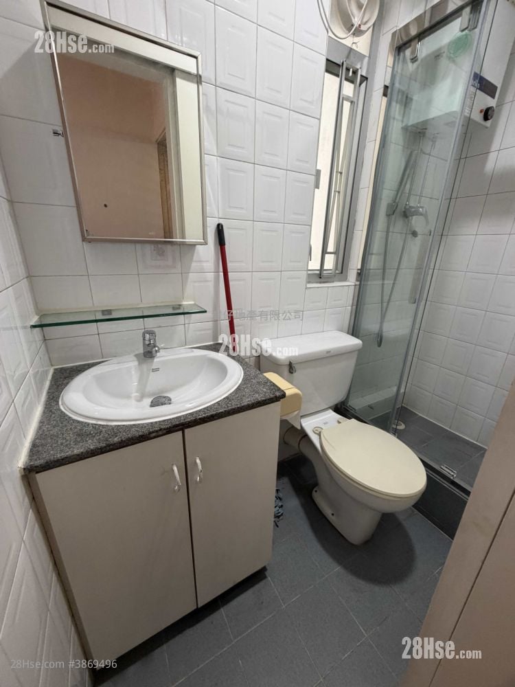 Hang Tak Building Rental 2 Bedrooms 400 ft²