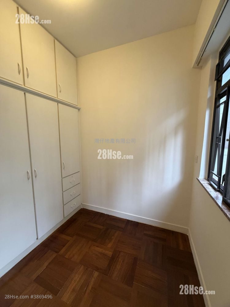 Hang Tak Building Rental 2 Bedrooms 400 ft²