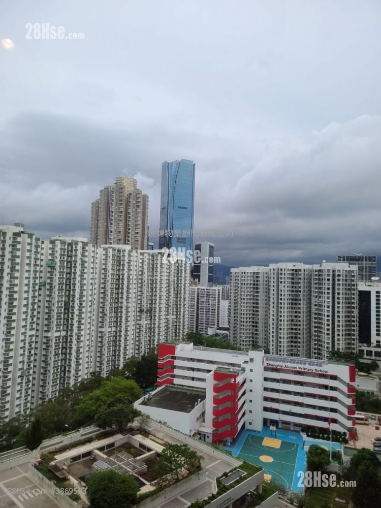Kornhill Rental 2 Bedrooms , 1 Bathroom 529 ft²