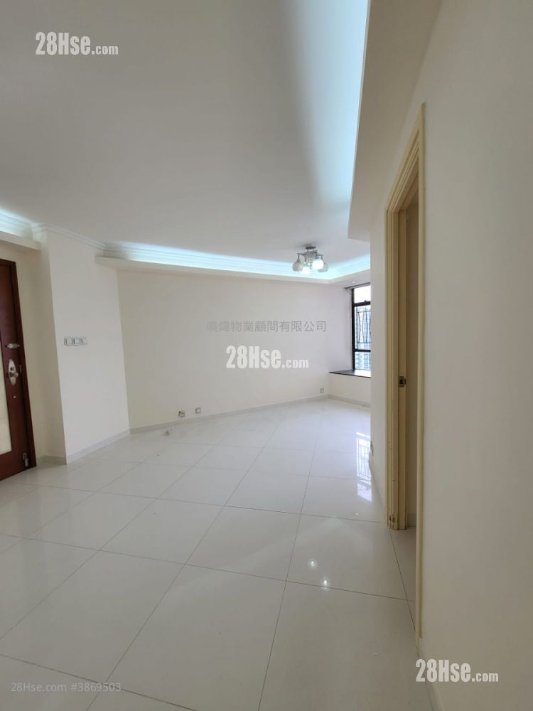 Kornhill Rental 2 Bedrooms , 1 Bathroom 529 ft²
