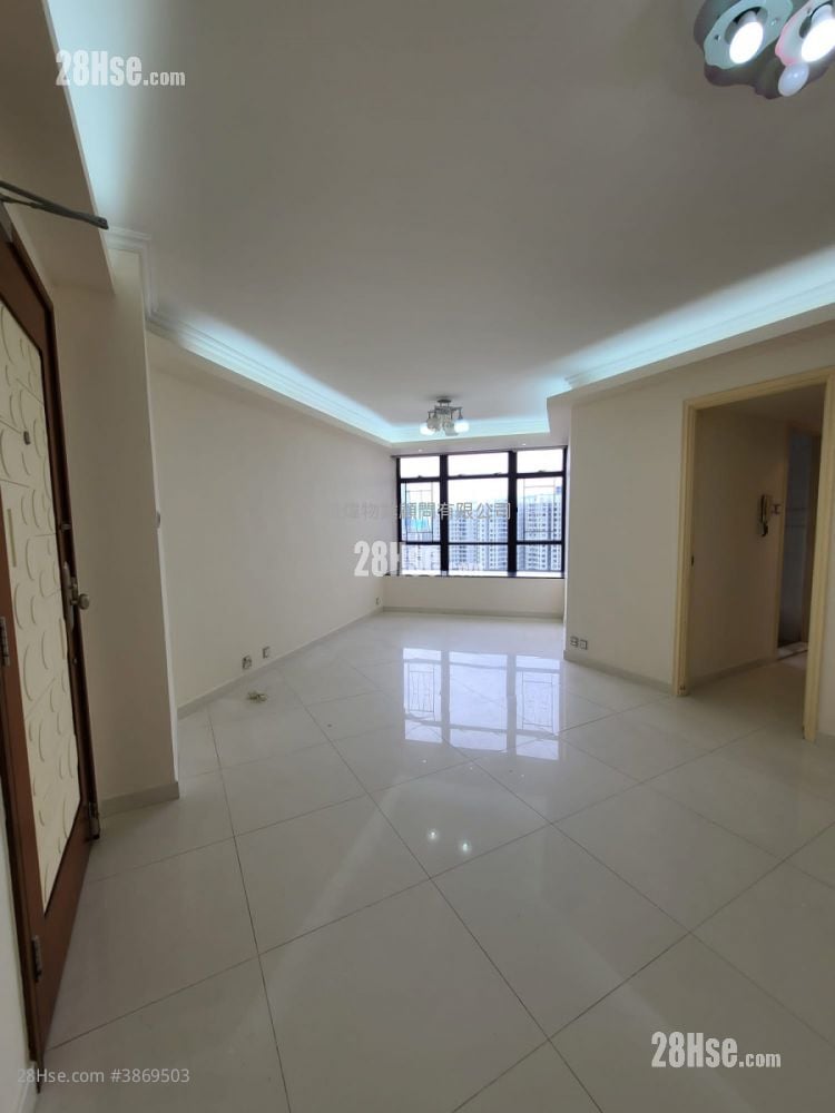 Kornhill Rental 2 Bedrooms , 1 Bathroom 529 ft²
