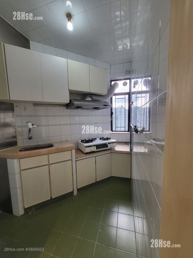 Kornhill Rental 2 Bedrooms , 1 Bathroom 529 ft²