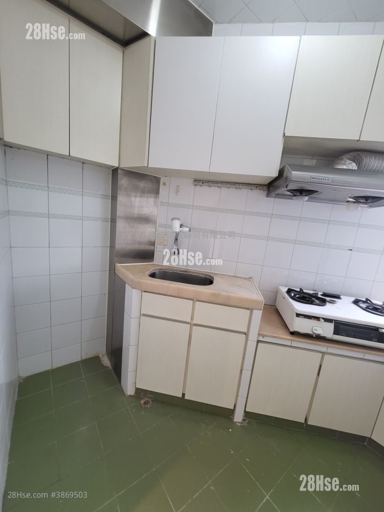 Kornhill Rental 2 Bedrooms , 1 Bathroom 529 ft²