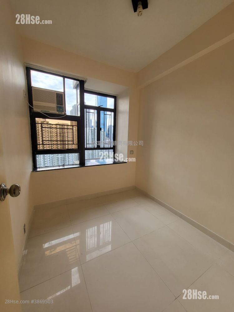 Kornhill Rental 2 Bedrooms , 1 Bathroom 529 ft²