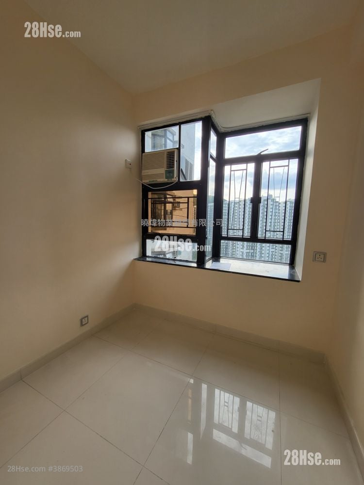 Kornhill Rental 2 Bedrooms , 1 Bathroom 529 ft²