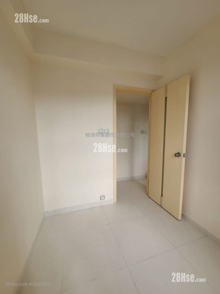 Kornhill Rental 2 Bedrooms , 1 Bathroom 529 ft²