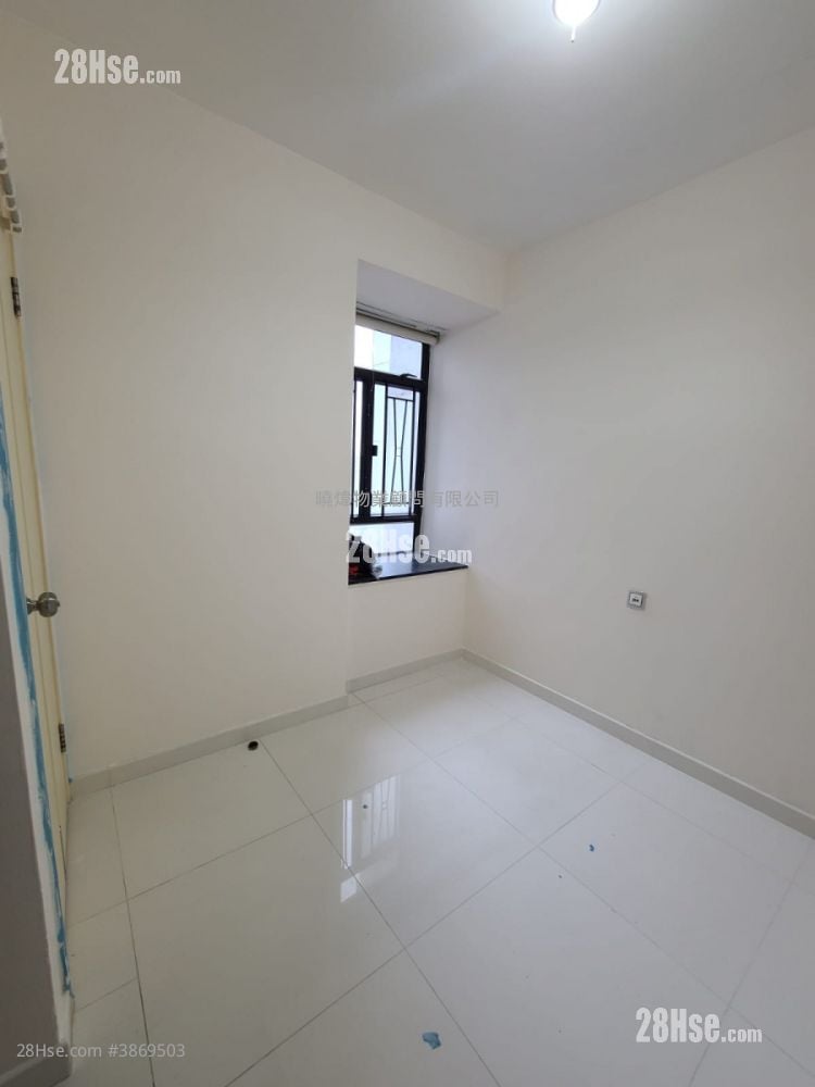 Kornhill Rental 2 Bedrooms , 1 Bathroom 529 ft²
