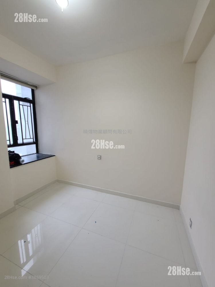 Kornhill Rental 2 Bedrooms , 1 Bathroom 529 ft²