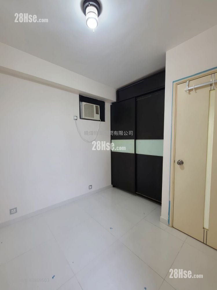 Kornhill Rental 2 Bedrooms , 1 Bathroom 529 ft²