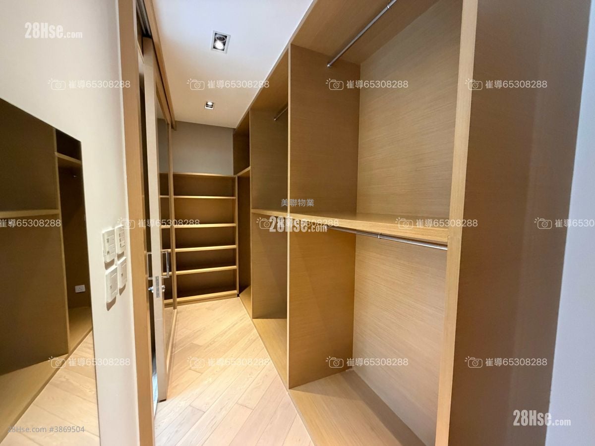 Valais Rental 5+ Bedrooms , 4 Bathrooms 2,454 ft²
