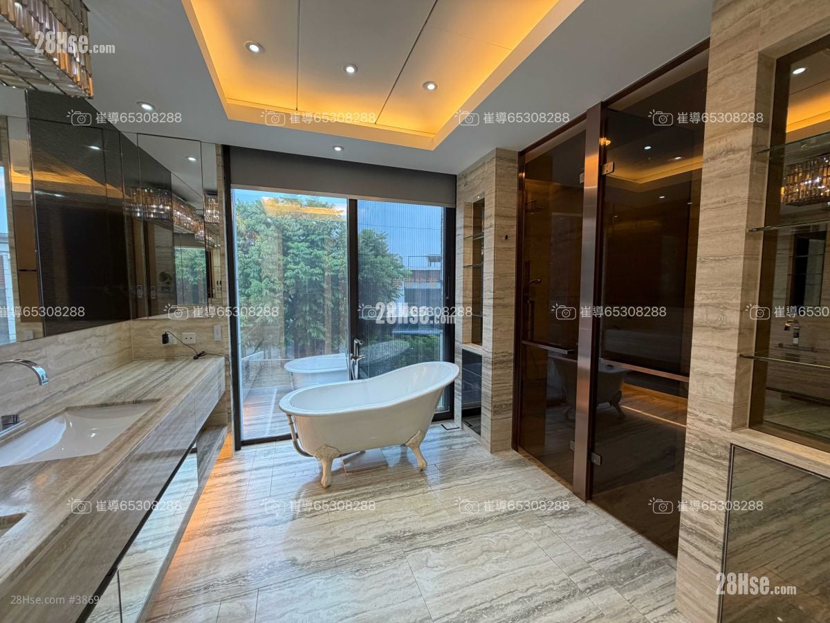 Valais Rental 5+ Bedrooms , 4 Bathrooms 2,454 ft²