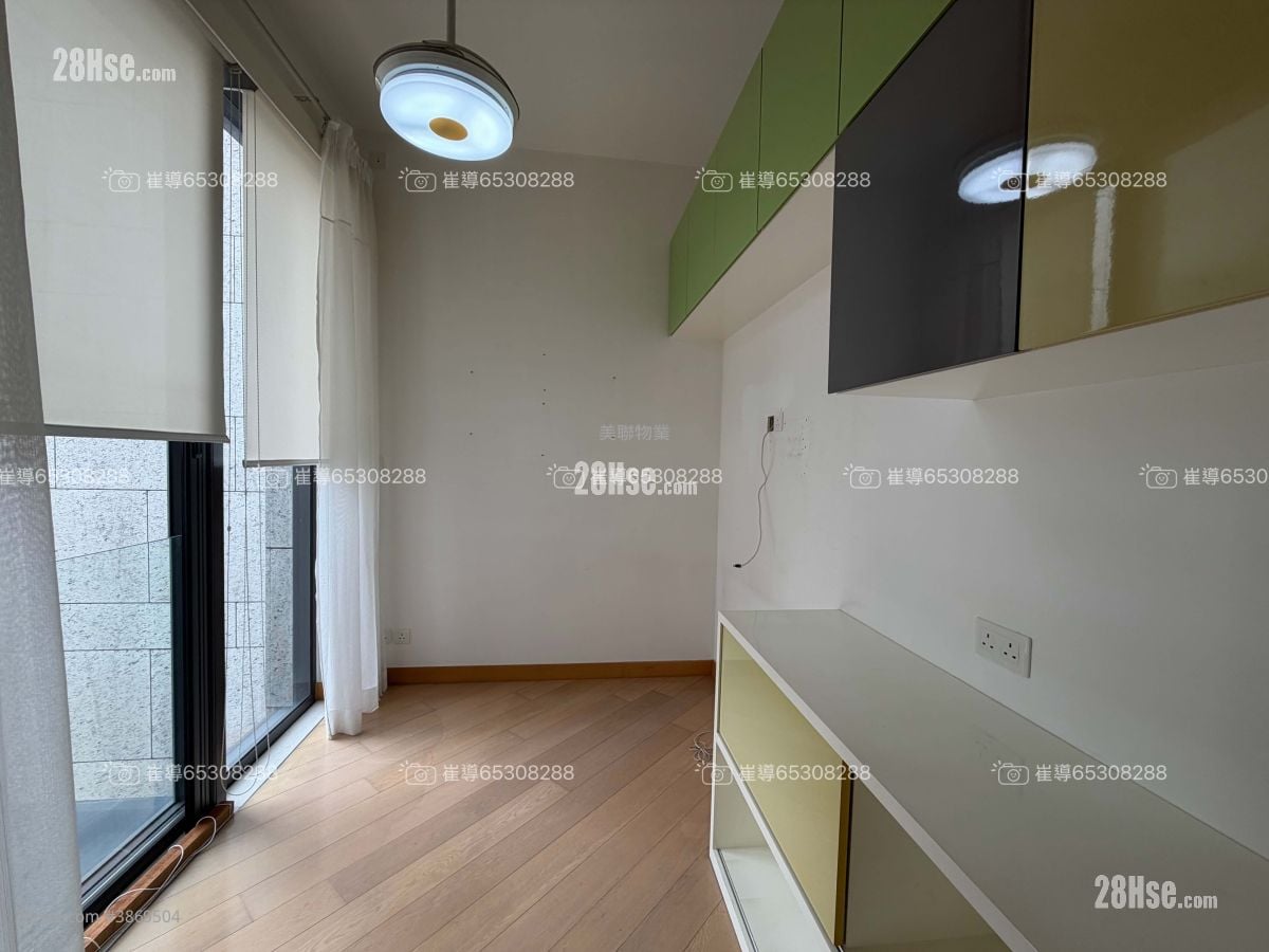 Valais Rental 5+ Bedrooms , 4 Bathrooms 2,454 ft²