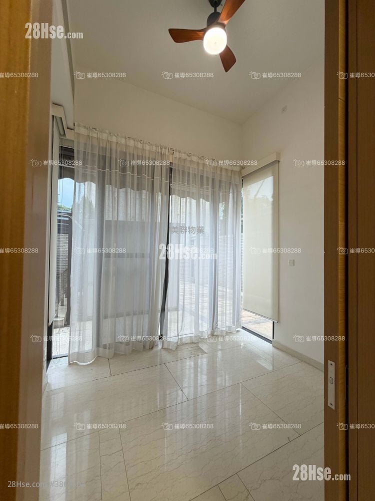 Valais Rental 5+ Bedrooms , 4 Bathrooms 2,454 ft²