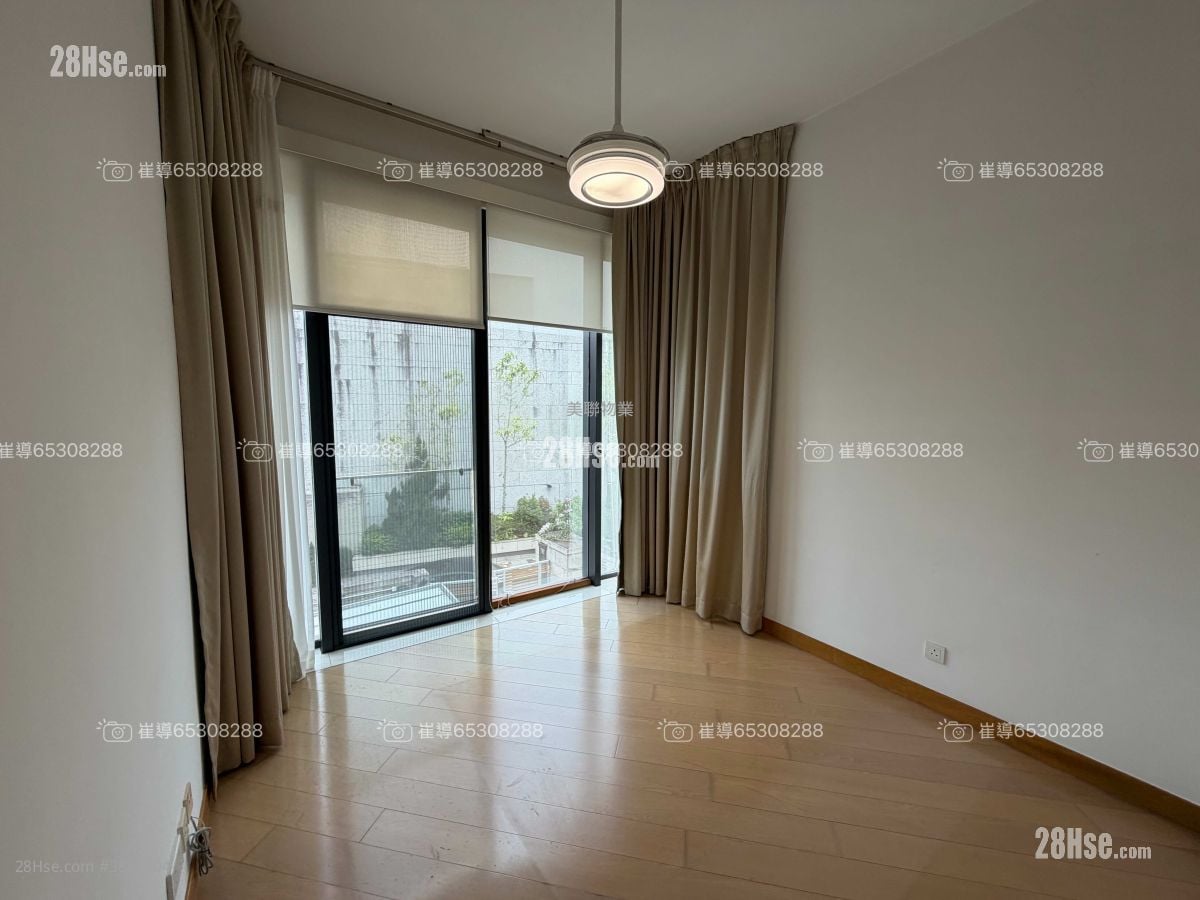 Valais Rental 5+ Bedrooms , 4 Bathrooms 2,454 ft²