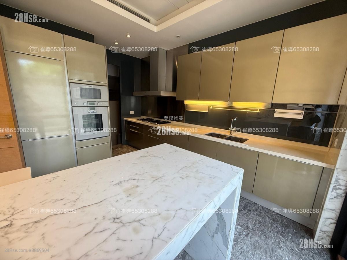Valais Rental 5+ Bedrooms , 4 Bathrooms 2,454 ft²