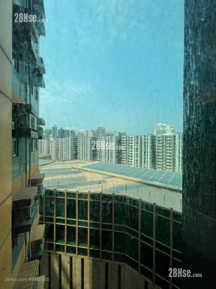 Harbour Place Sell 3 Bedrooms , 2 Bathrooms 590 ft²