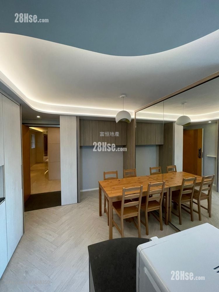 Harbour Place Sell 3 Bedrooms , 2 Bathrooms 590 ft²