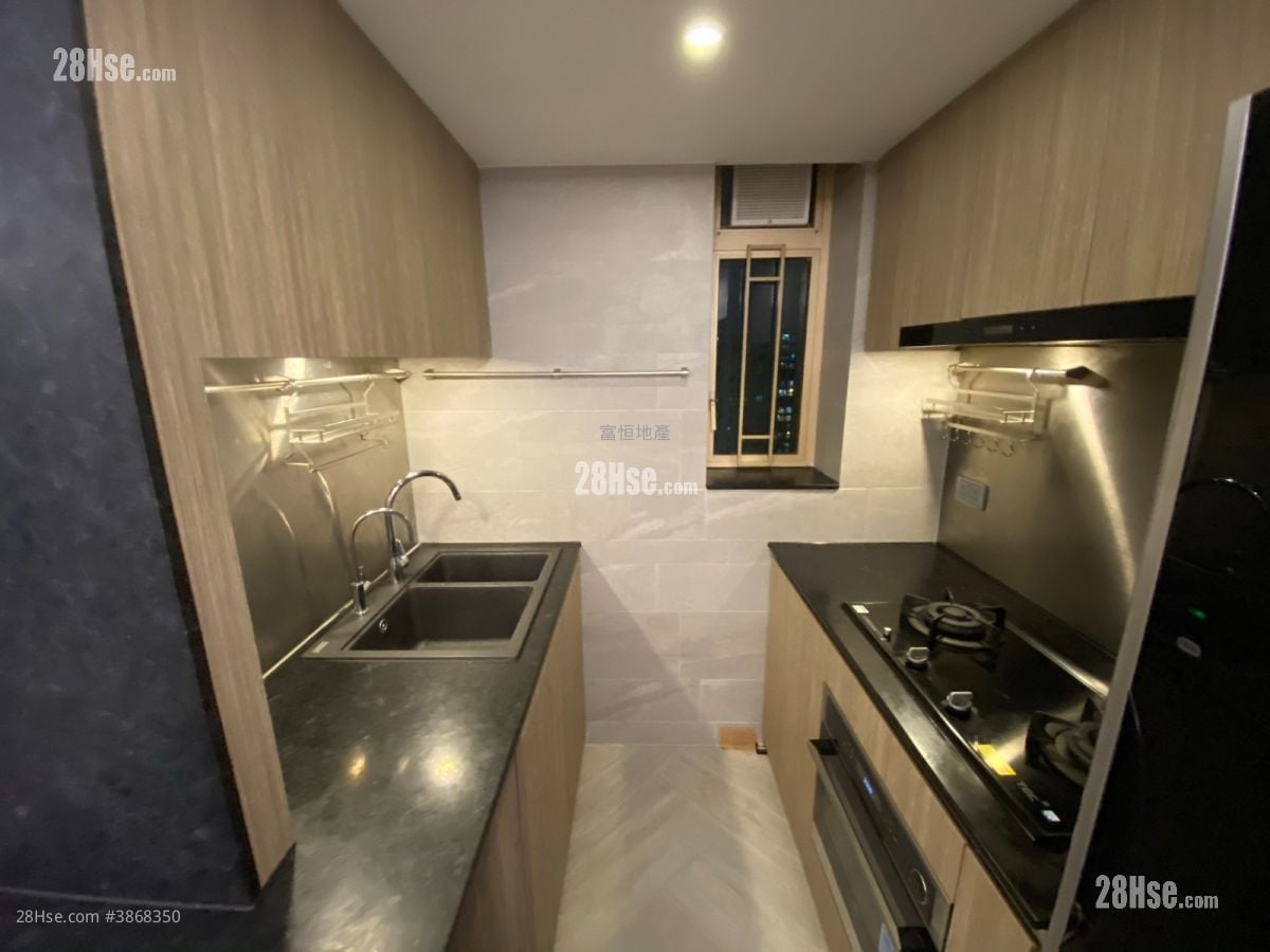 Harbour Place Sell 3 Bedrooms , 2 Bathrooms 590 ft²