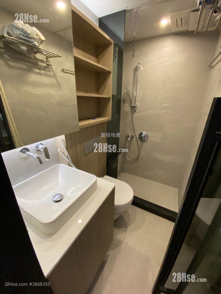 Harbour Place Sell 3 Bedrooms , 2 Bathrooms 590 ft²
