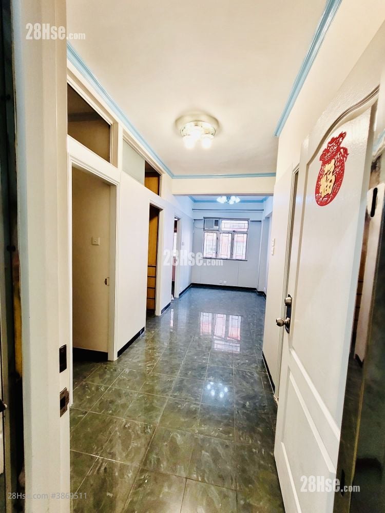 Wai King Building Sell 3 Bedrooms , 1 Bathroom 378 ft²