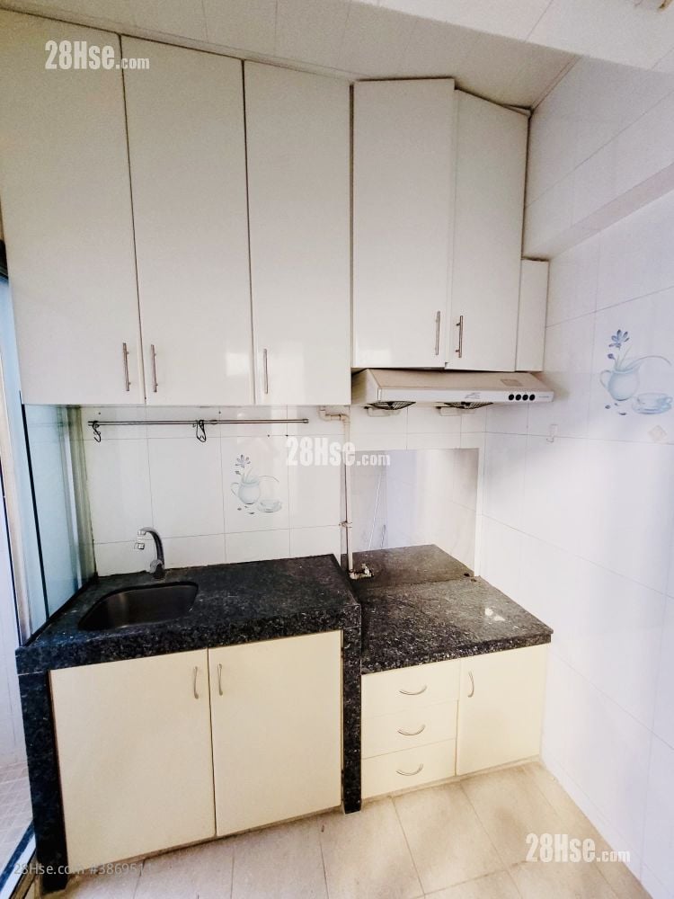 Wai King Building Sell 3 Bedrooms , 1 Bathroom 378 ft²