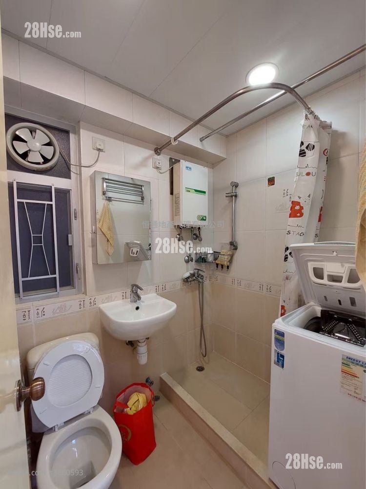 Full Wealth Gardens Rental 2 Bedrooms , 1 Bathroom 446 ft²